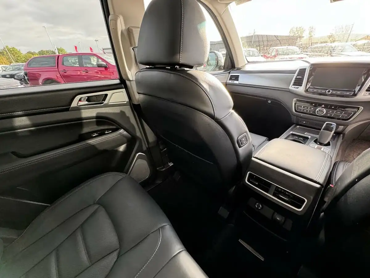 2023-kgm-ssangyong-rexton-22td-ultimate-big-18
