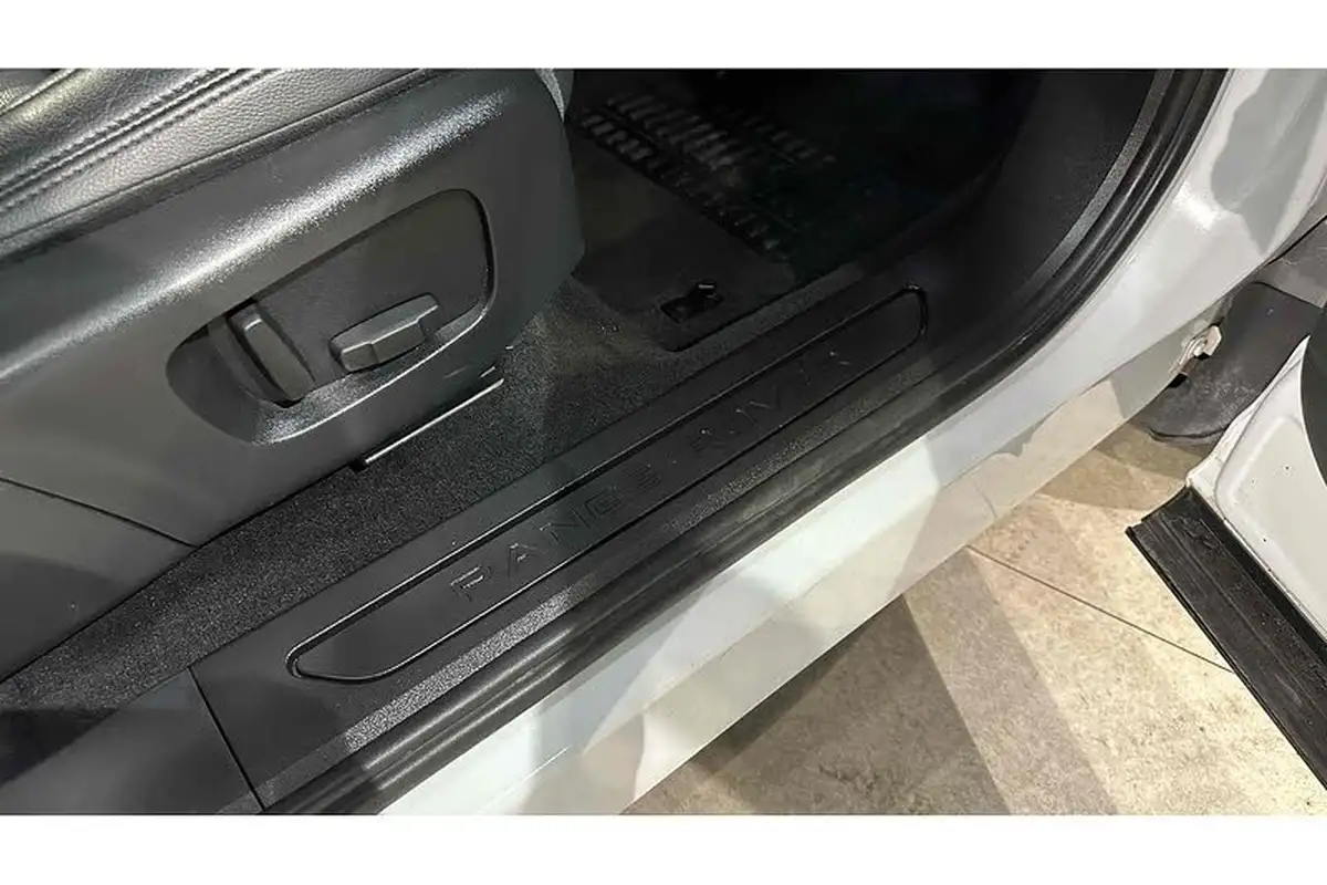 2019-land-rover-range-rover-evoque-20-d180-s-big-32