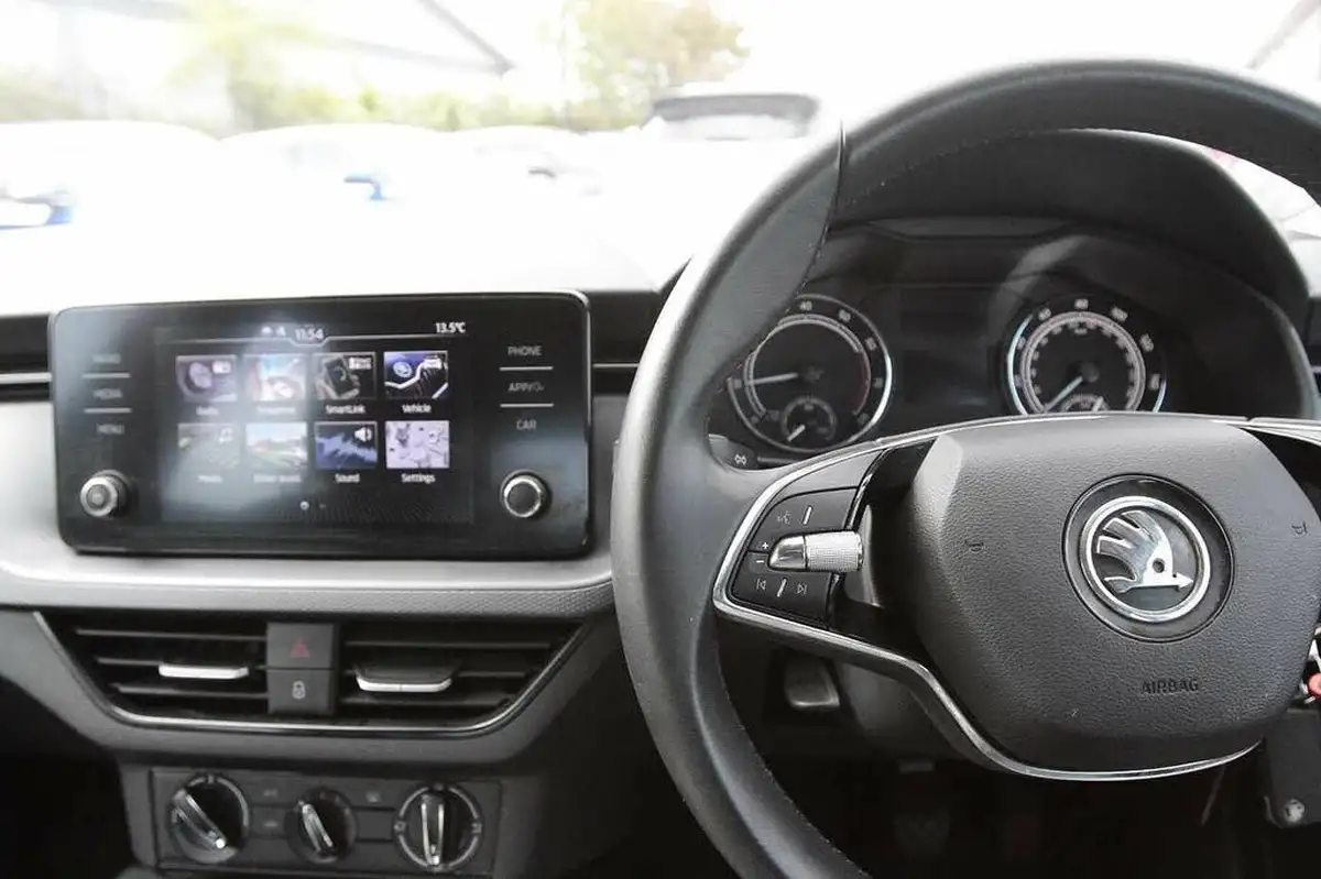 2020-skoda-kamiq-10-tsi-se-95ps-big-16