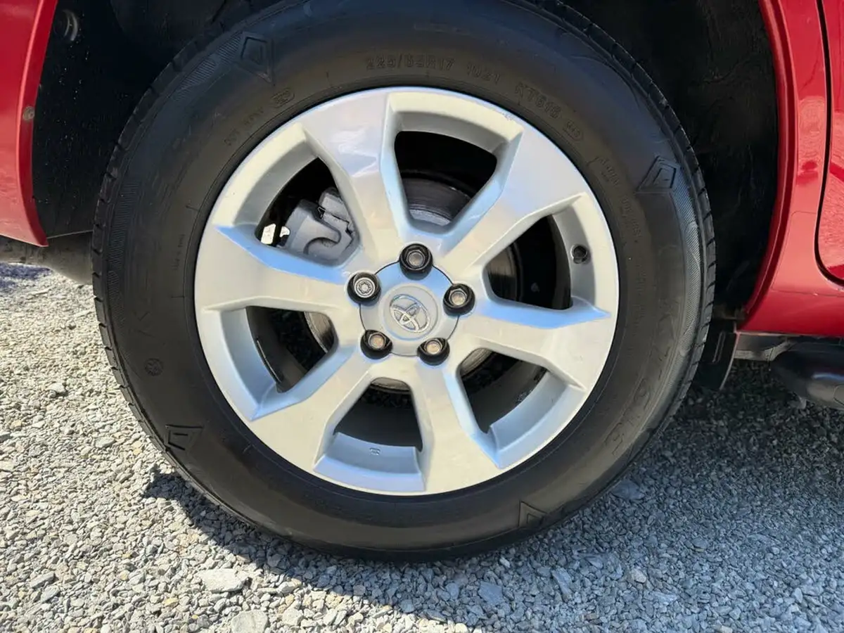 2012-toyota-rav4-22td-xt-r-22d-cat-150bhpawd-auto-big-11