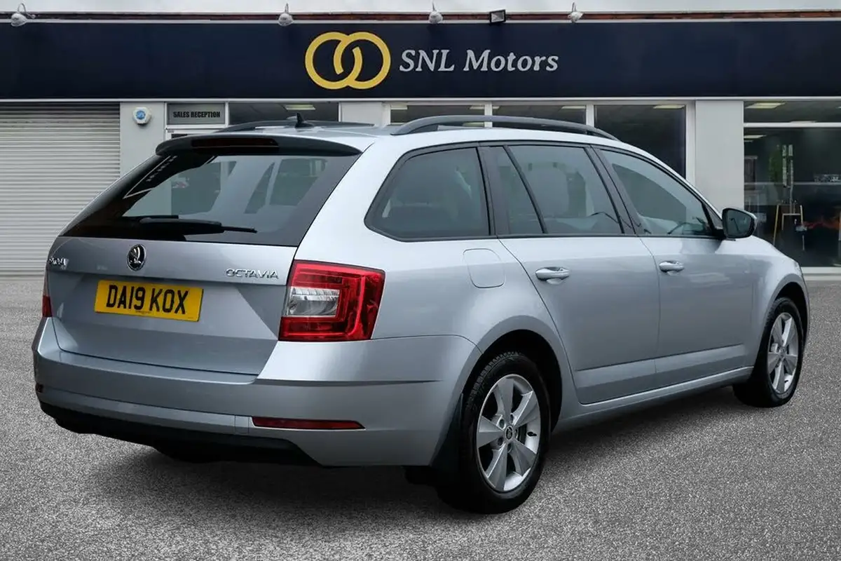 2019-skoda-octavia-16tdi-se-l-estate-dsg-big-6