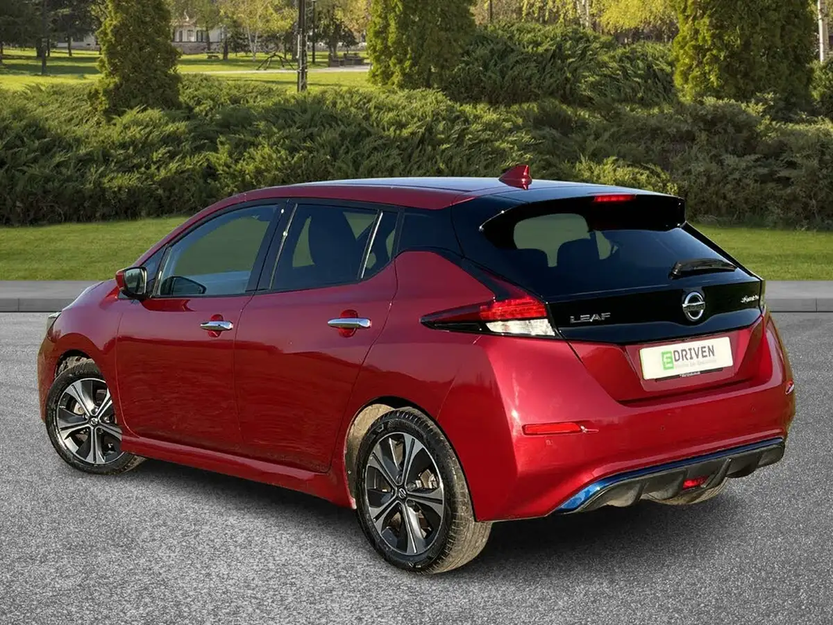 2021-nissan-leaf-e-tekna-big-4