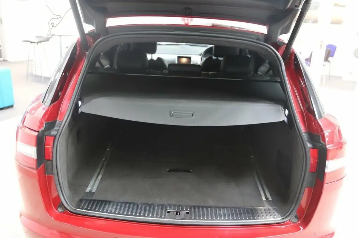 2014-jaguar-xf-30td-s-portfolio-v6-sportbrake-5d-big-54