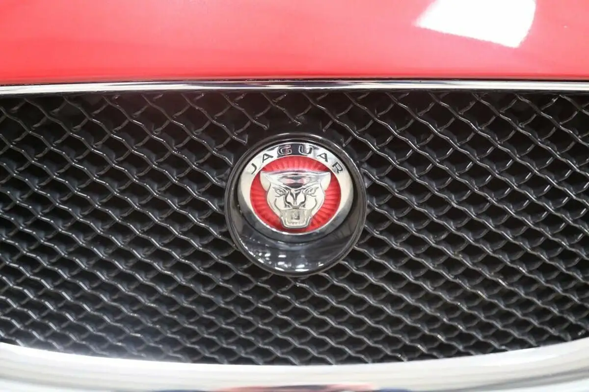 2014-jaguar-xf-30td-s-portfolio-v6-sportbrake-5d-big-2