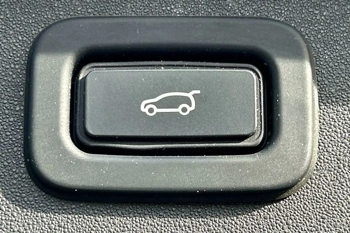 2021-land-rover-discovery-sport-20-d200-r-dynamic-hse-big-33