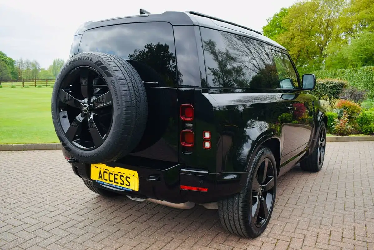 2024-land-rover-90-defender-30-d350-hard-top-x-dynamic-hse-90-big-6