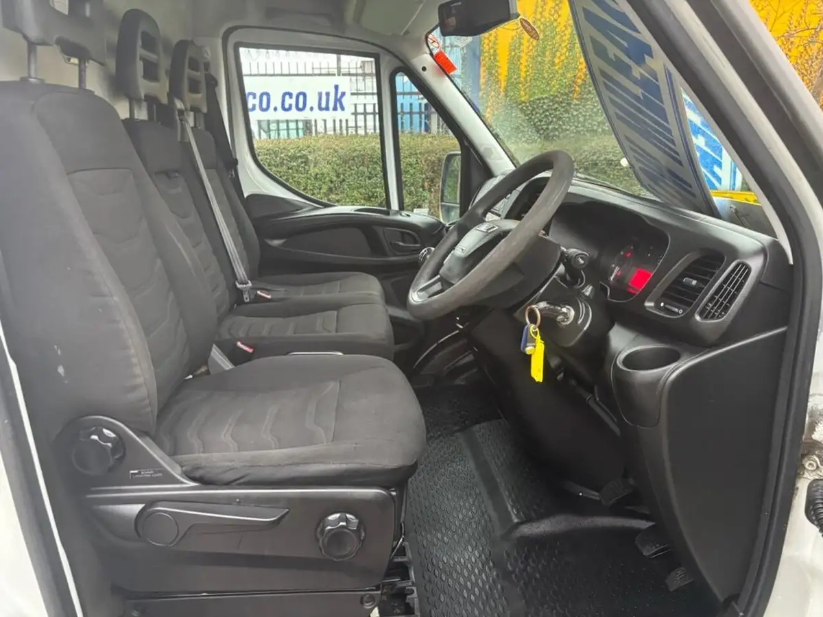 2015-iveco-daily-c-class-30td-50c15v-3520-h2-plus-big-9