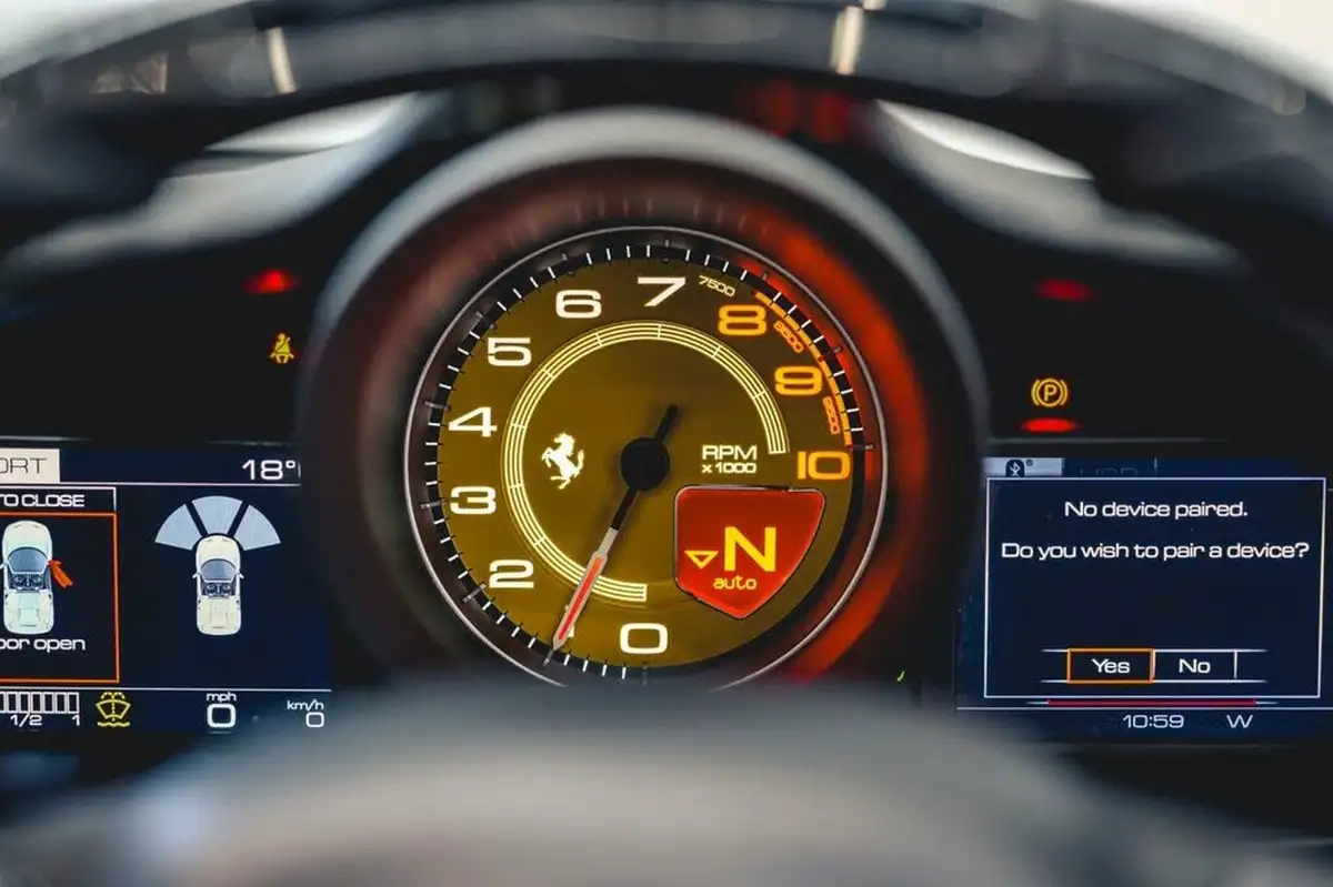 2018-ferrari-488-39-488-spider-big-17