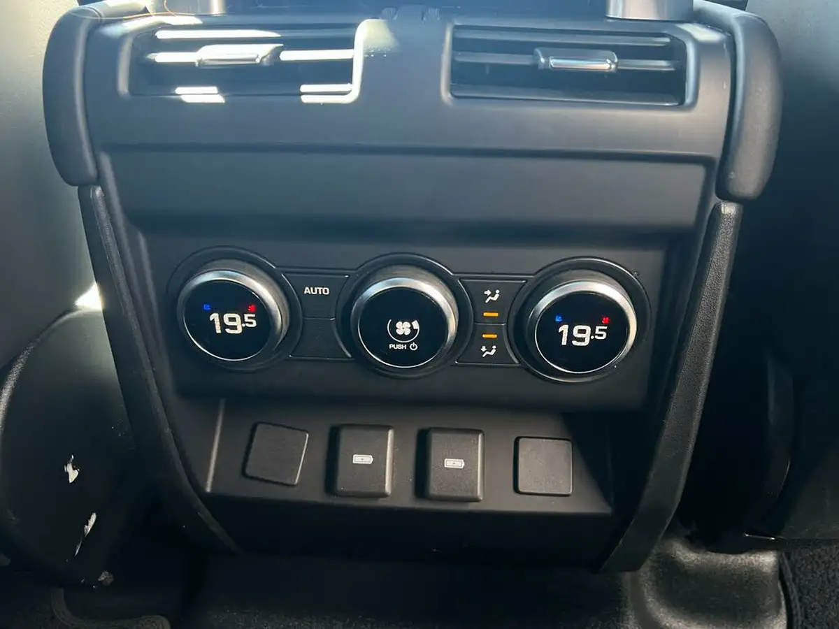 2023-land-rover-130-defender-30-p300-x-dynamic-hse-big-60