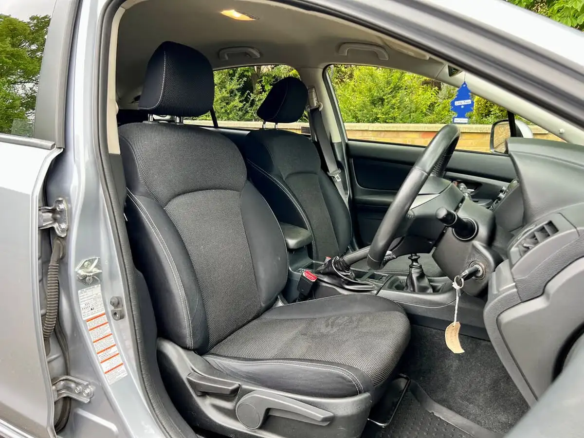 2015-subaru-xv-20td-se-big-11