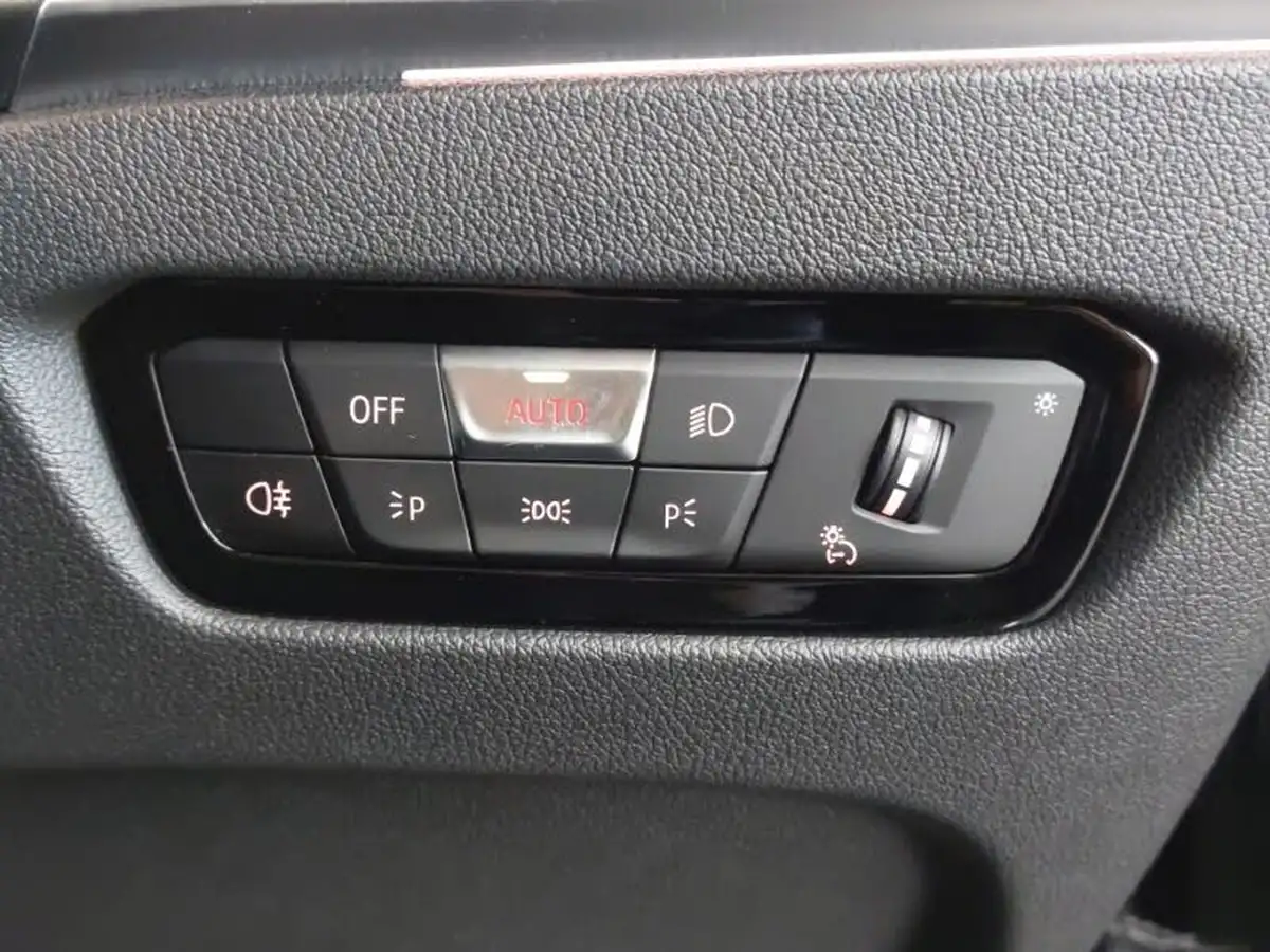 2024-bmw-3-series-20-320i-m-sport-touring-5d-big-17