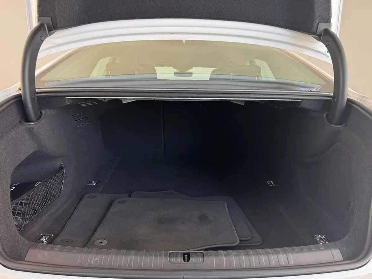 2022-audi-a6-saloon-20-40-tfsi-sport-big-40
