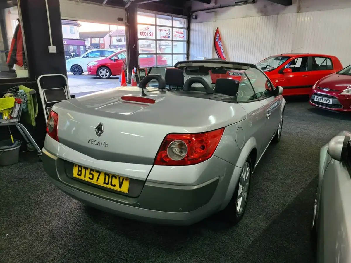 2007-renault-megane-19td-dynamique-130-non-coupe-convertible-2d-big-2