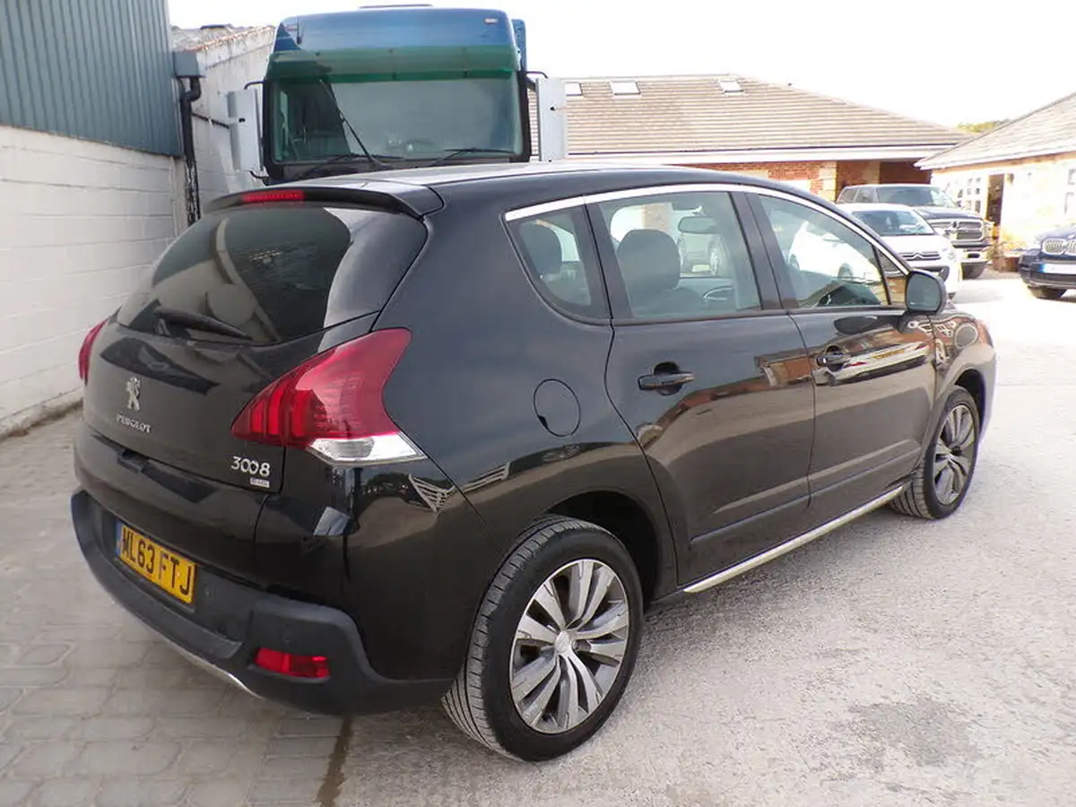 2014-peugeot-3008-crossover-16e-hdi-active-big-6