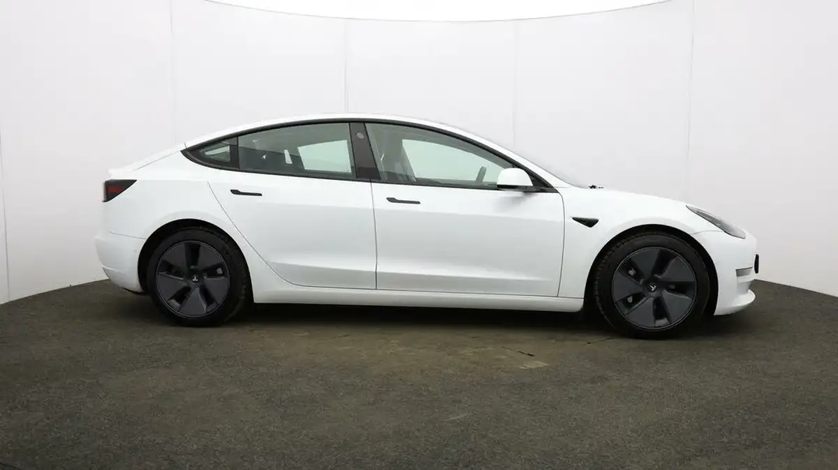 2021-tesla-model-3-e-long-range-4x4-big-7