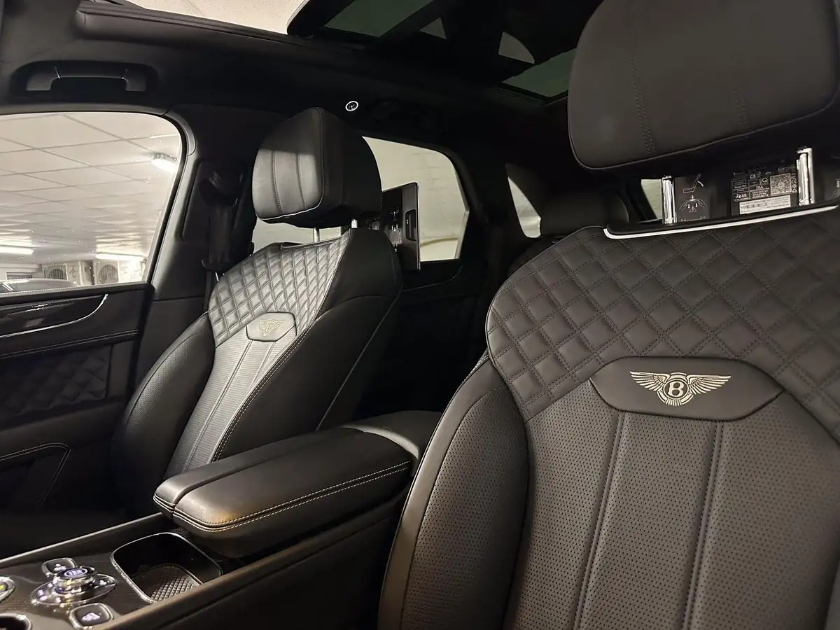 2022-bentley-bentayga-40-v8-big-32