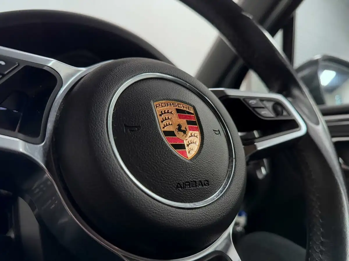2019-porsche-macan-20-big-36