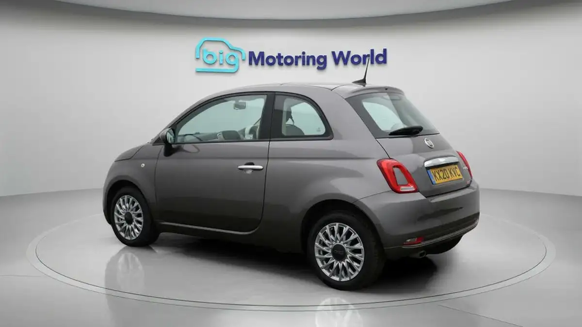 2020-fiat-500-10-lounge-big-5
