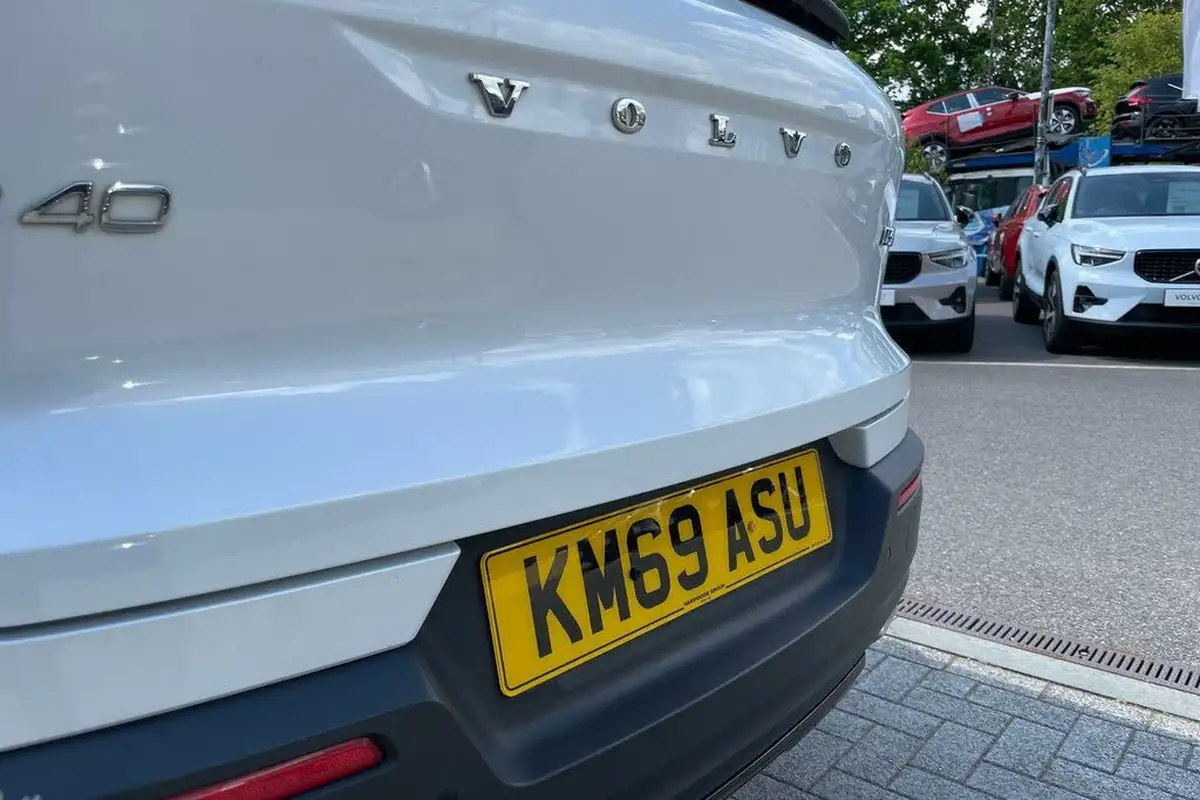 2019-volvo-xc40-20td-d3-r-design-awd-geartronic-big-16