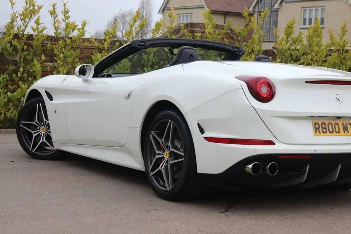 2015-ferrari-california-39-t-big-21