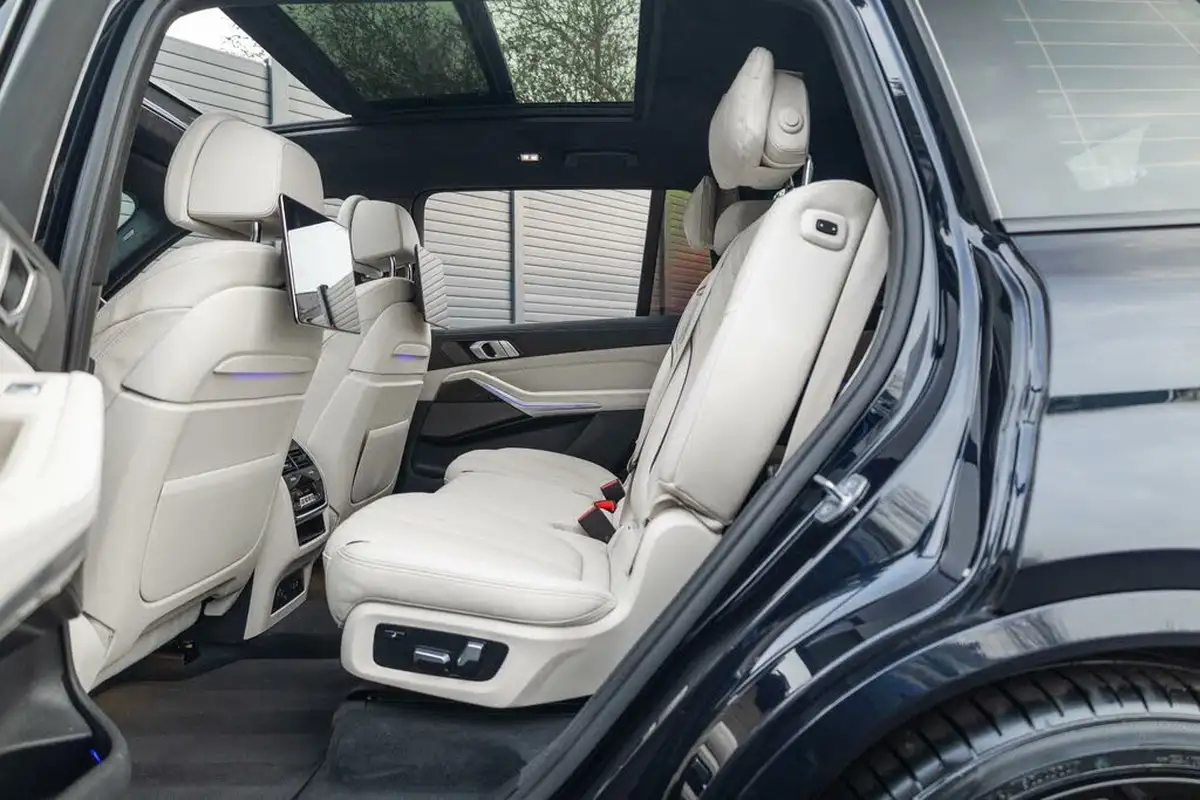 2020-bmw-x7-30td-m50d-big-17