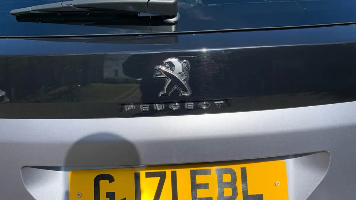 2021-peugeot-3008-suv-12-puretech-gt-premium-big-25