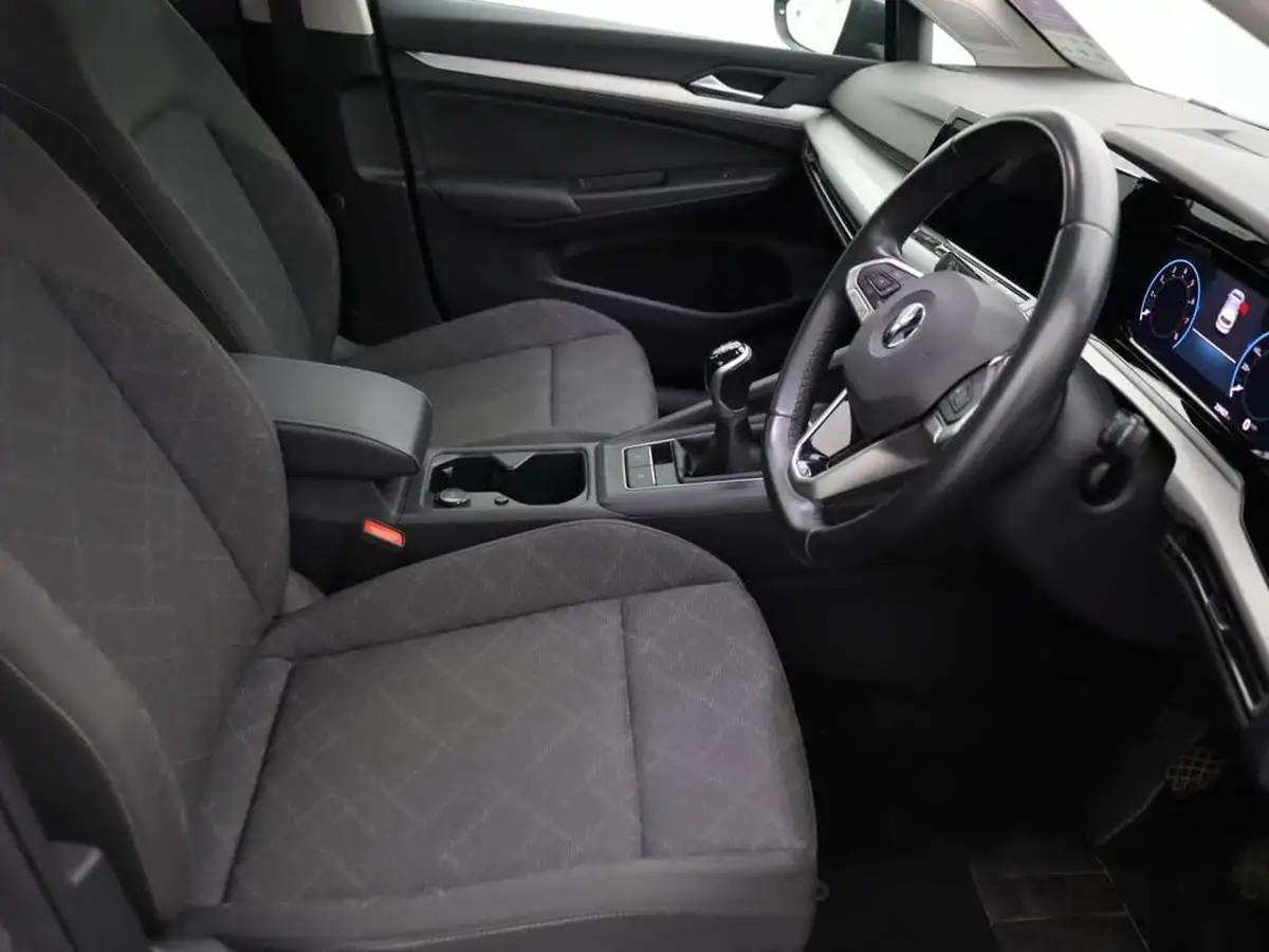 2022-volkswagen-golf-15-tsi-life-130ps-hatchback-big-12