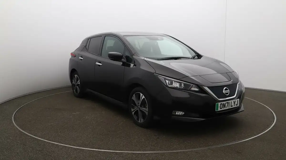 2021-nissan-leaf-e-tekna-big-36