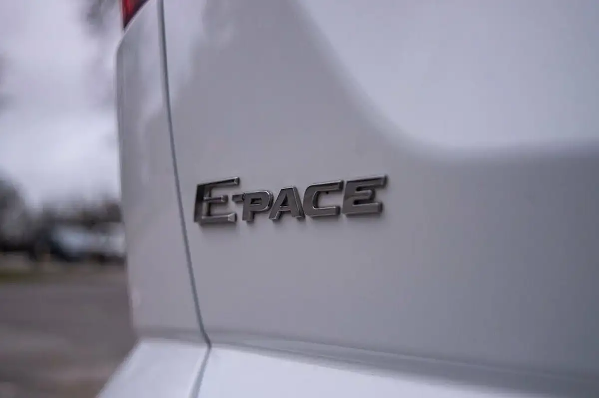 2021-jaguar-e-pace-20-d165-r-dynamic-se-big-46