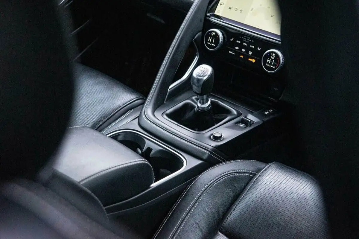 2021-jaguar-e-pace-20-d165-r-dynamic-se-big-22