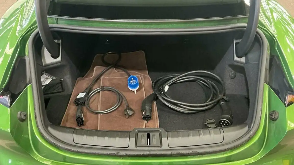 2021-porsche-taycan-e-base-476ps-performance-battery-plus-big-13