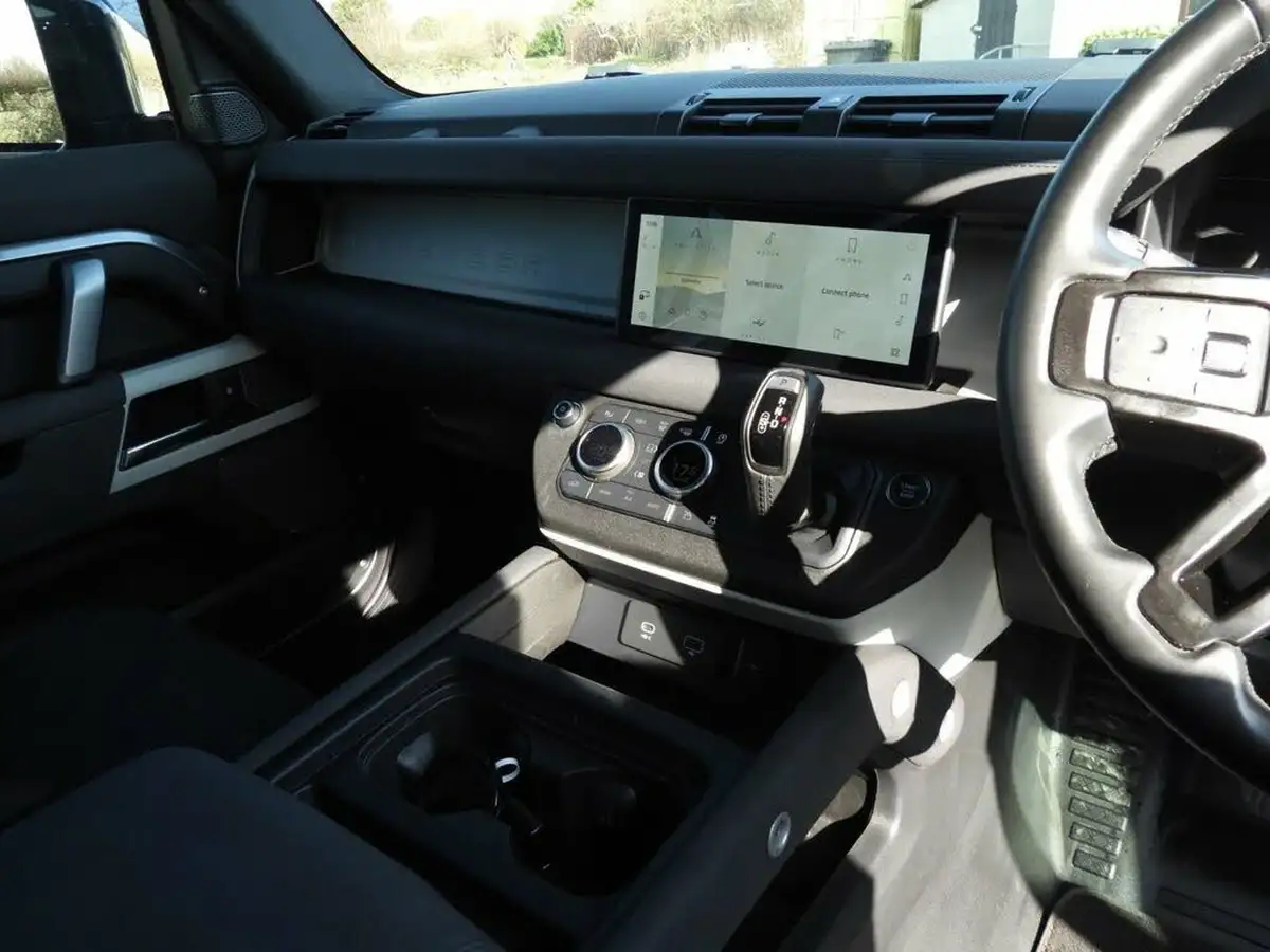 2023-land-rover-110-defender-30-d250-x-dynamic-s-big-34