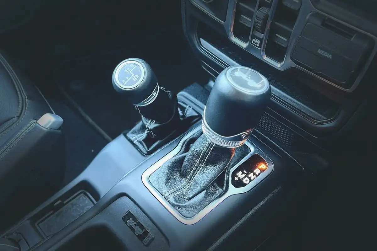 2021-jeep-wrangler-20-gme-80th-anniversary-5d-big-26