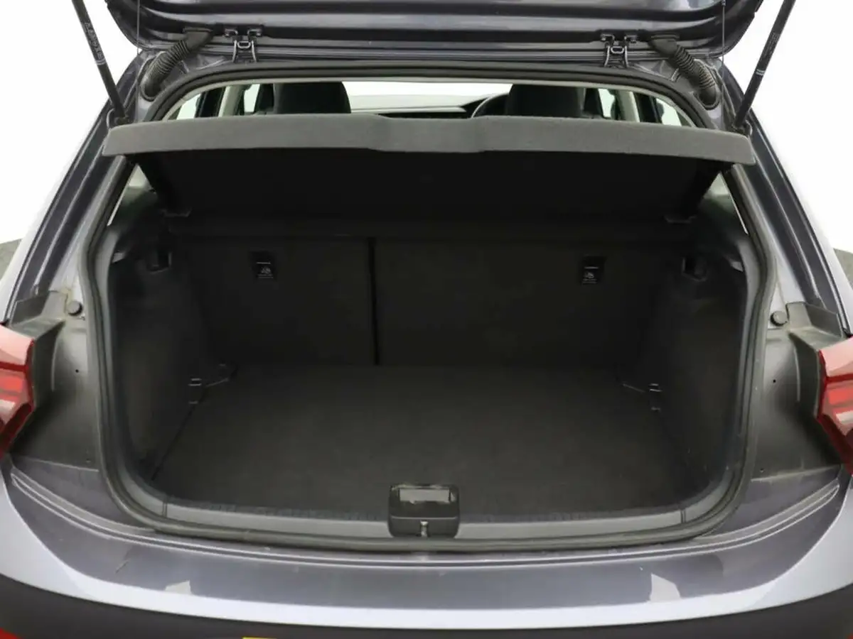 2022-volkswagen-polo-10-life-big-10