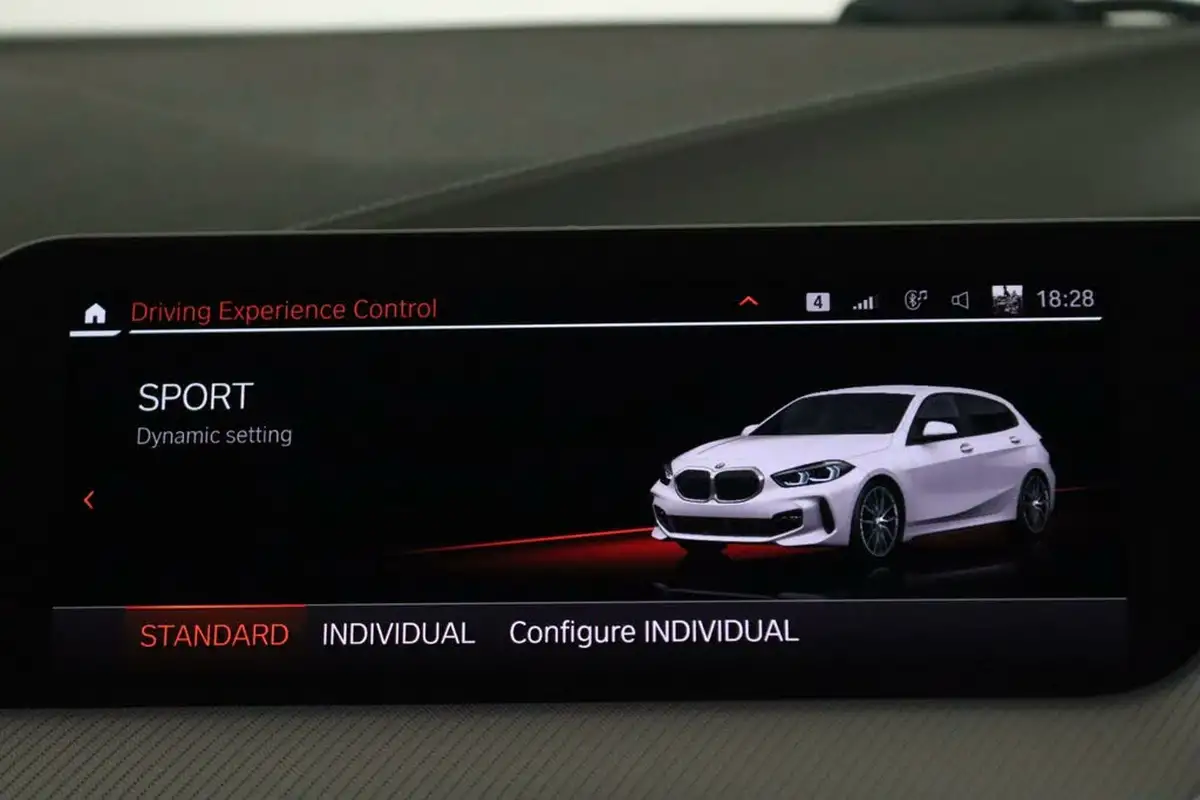 2020-bmw-1-series-20td-118d-m-sport-big-49