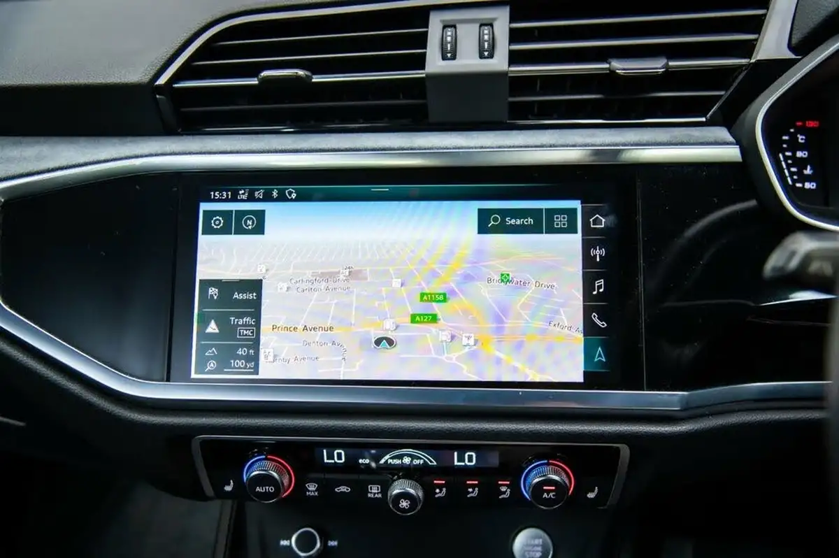 2019-audi-q3-20-40-tfsi-s-line-big-52