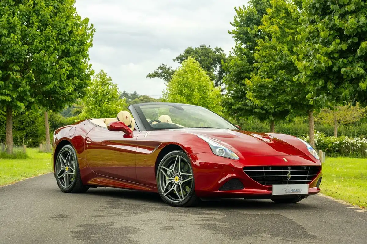 2015-ferrari-california-39-t-big-0