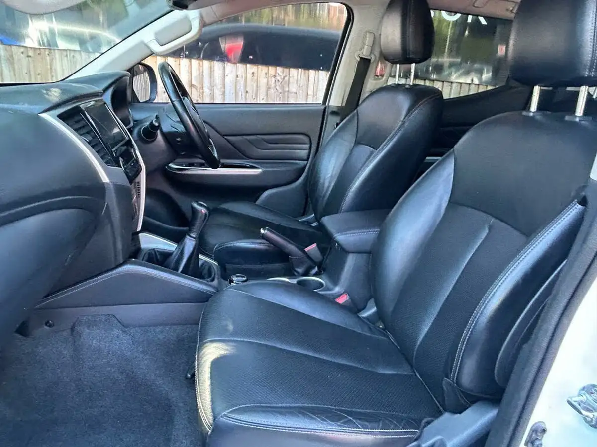 2021-mitsubishi-l200-22di-d-barbarian-big-3
