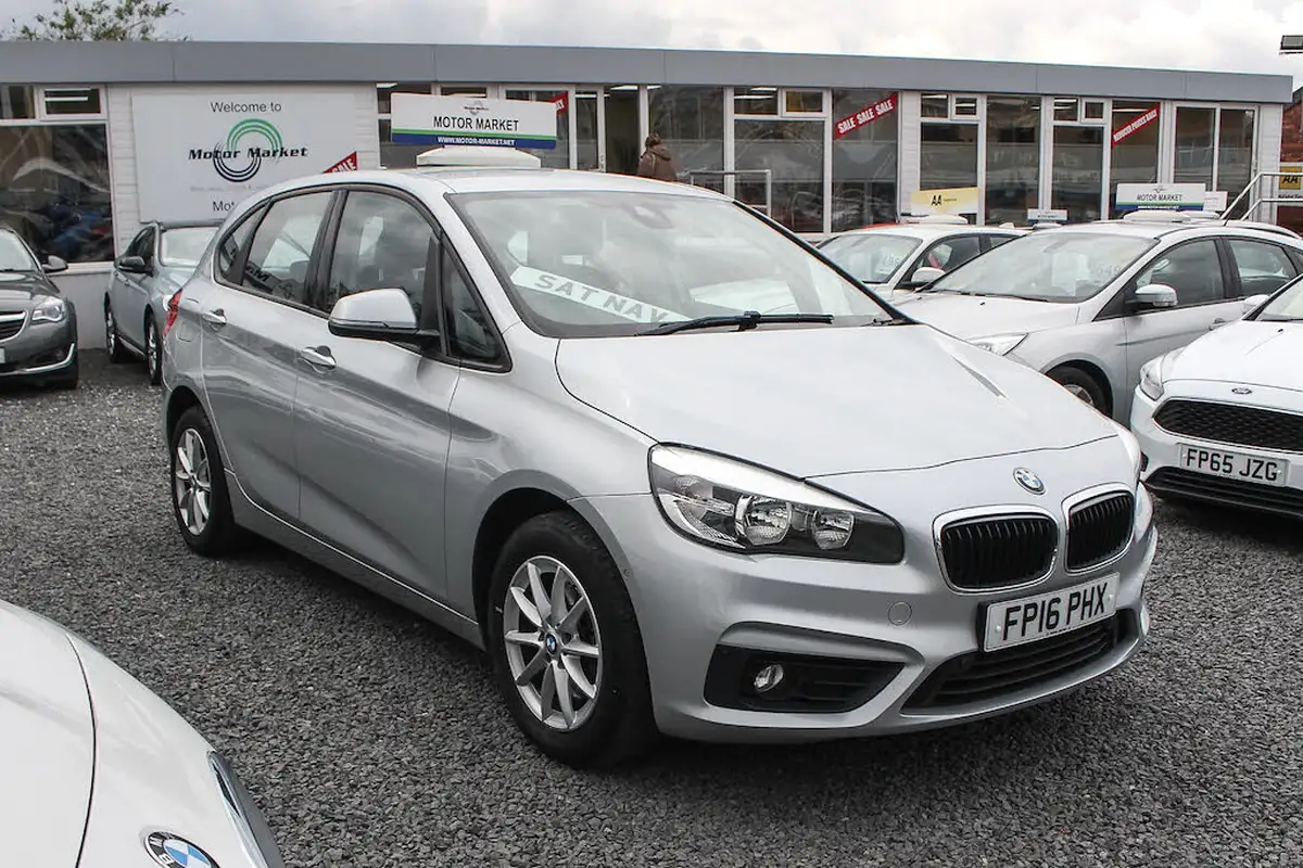 2016-bmw-2-series-15-218i-se-active-tourer-5d-big-3