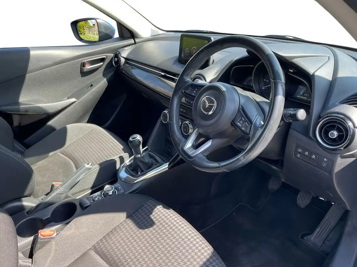 2018-mazda-mazda2-15-black-edition-big-14