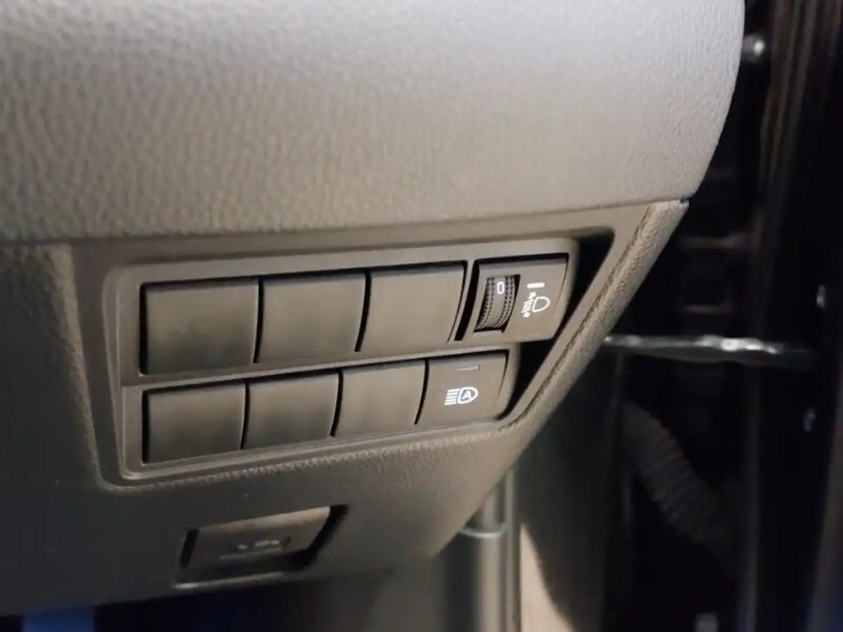 2022-toyota-yaris-cross-15-vvt-i-design-big-18