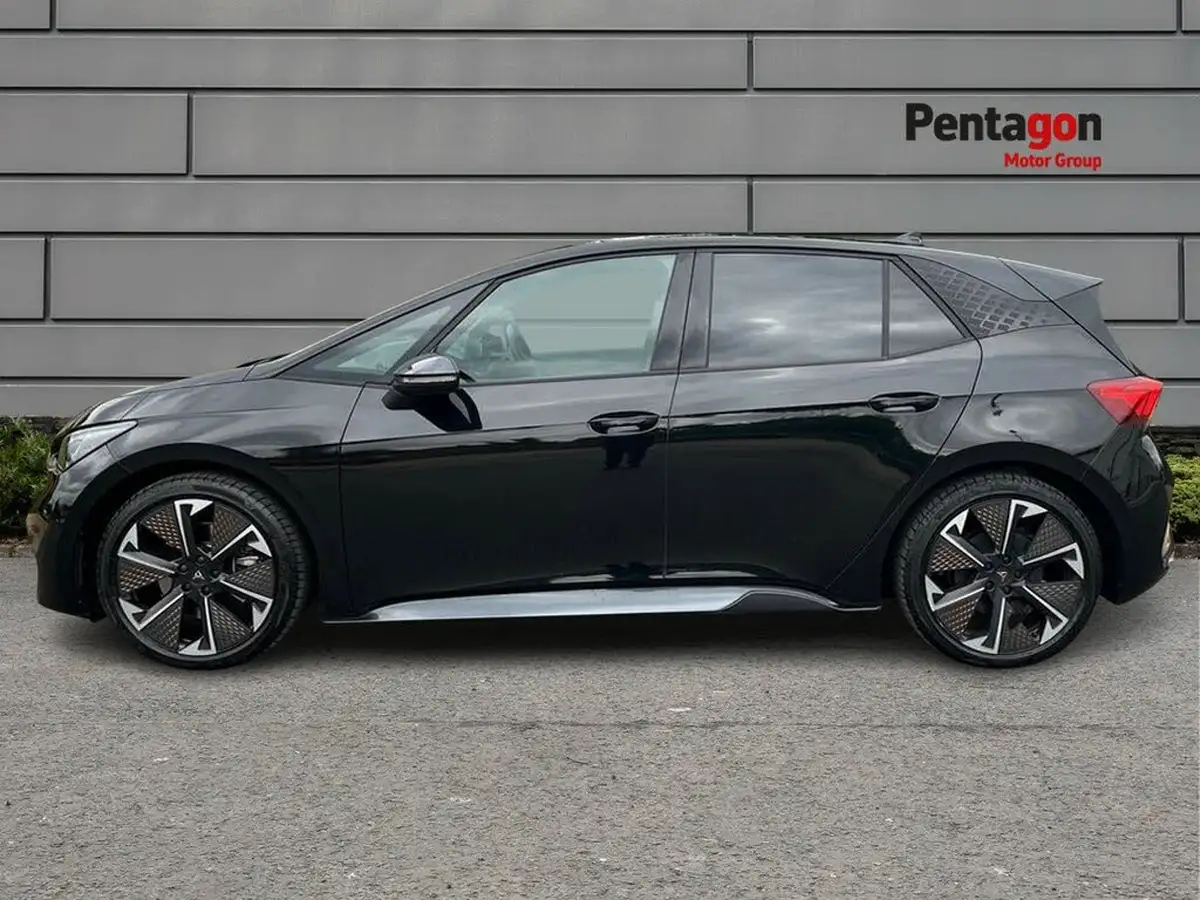 2025-cupra-born-e-vz-big-12