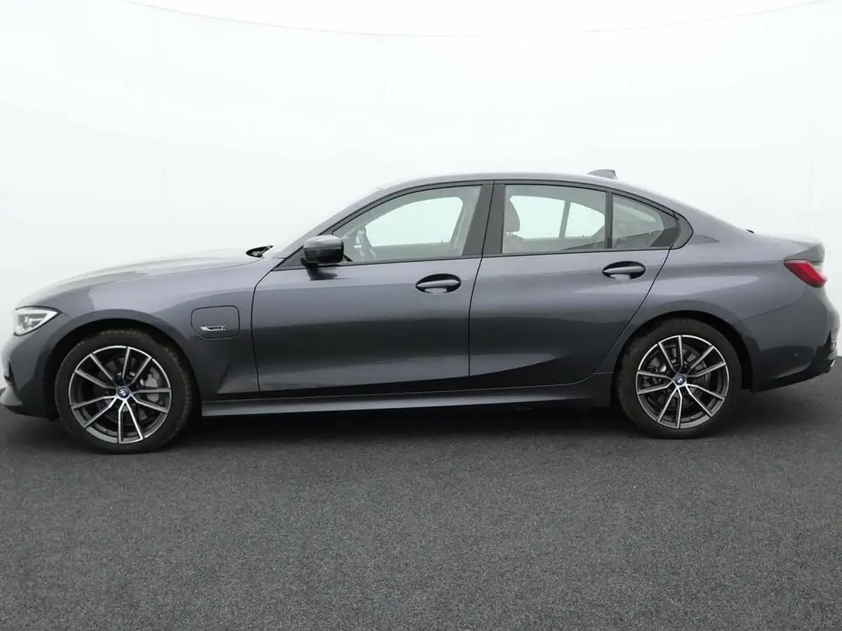 2022-bmw-3-series-20-330e-sport-pro-saloon-4d-big-3