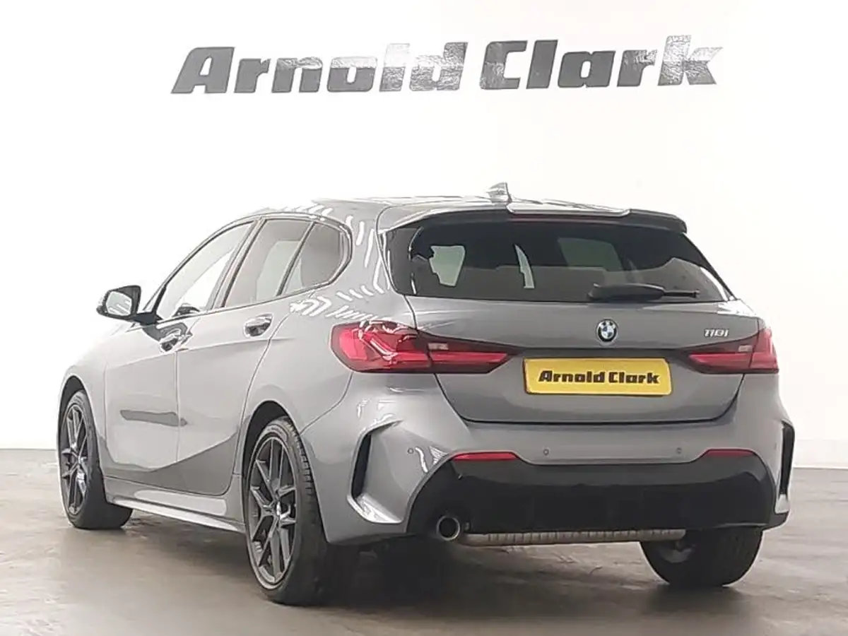 2023-bmw-1-series-15-118i-m-sport-lcp-dct-big-1