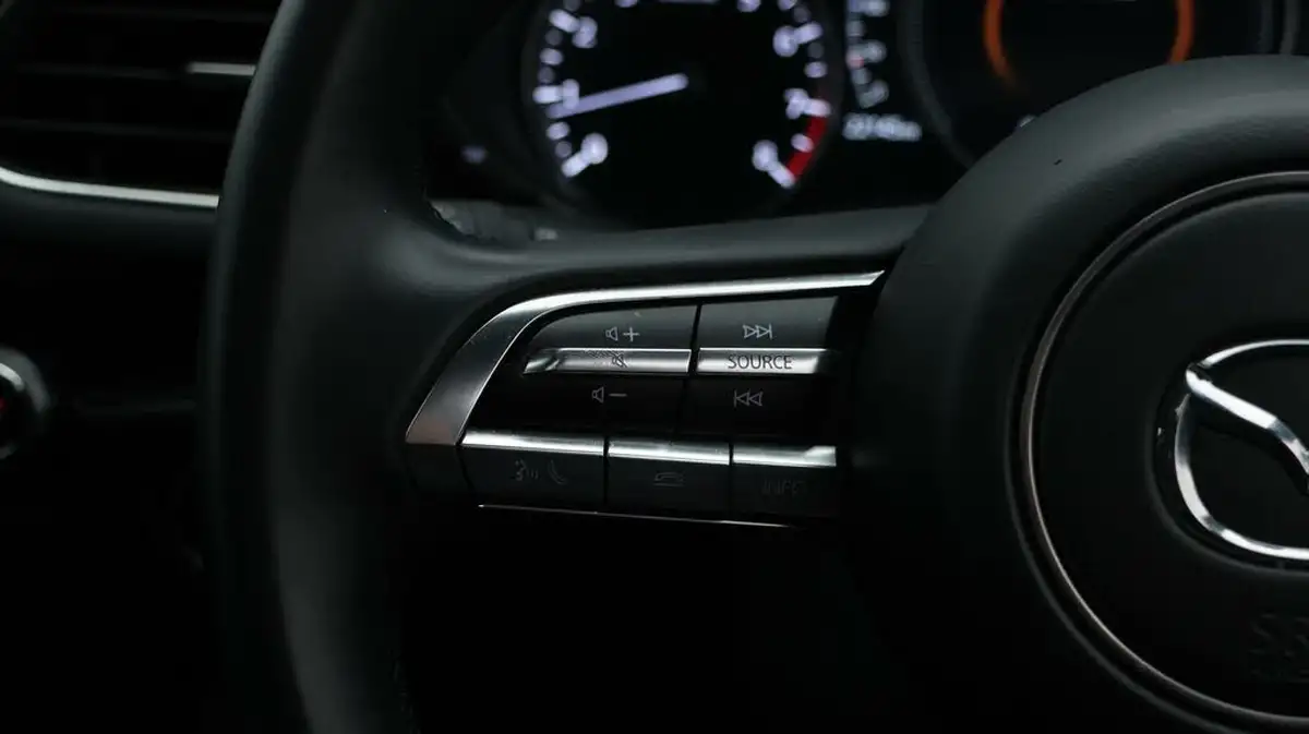 2023-mazda-mazda3-20-sport-lux-186ps-hatchback-5d-big-25