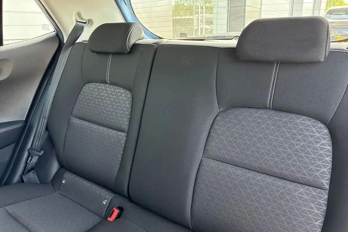2021-kia-picanto-10-2-big-18