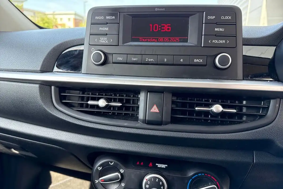 2021-kia-picanto-10-2-big-42