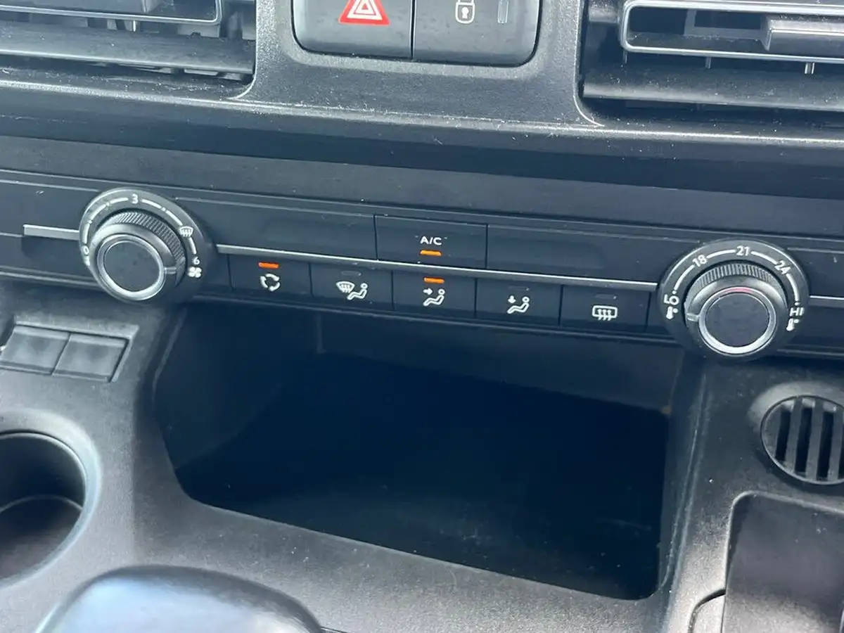 2022-vauxhall-combo-life-15-se-100ps-big-22