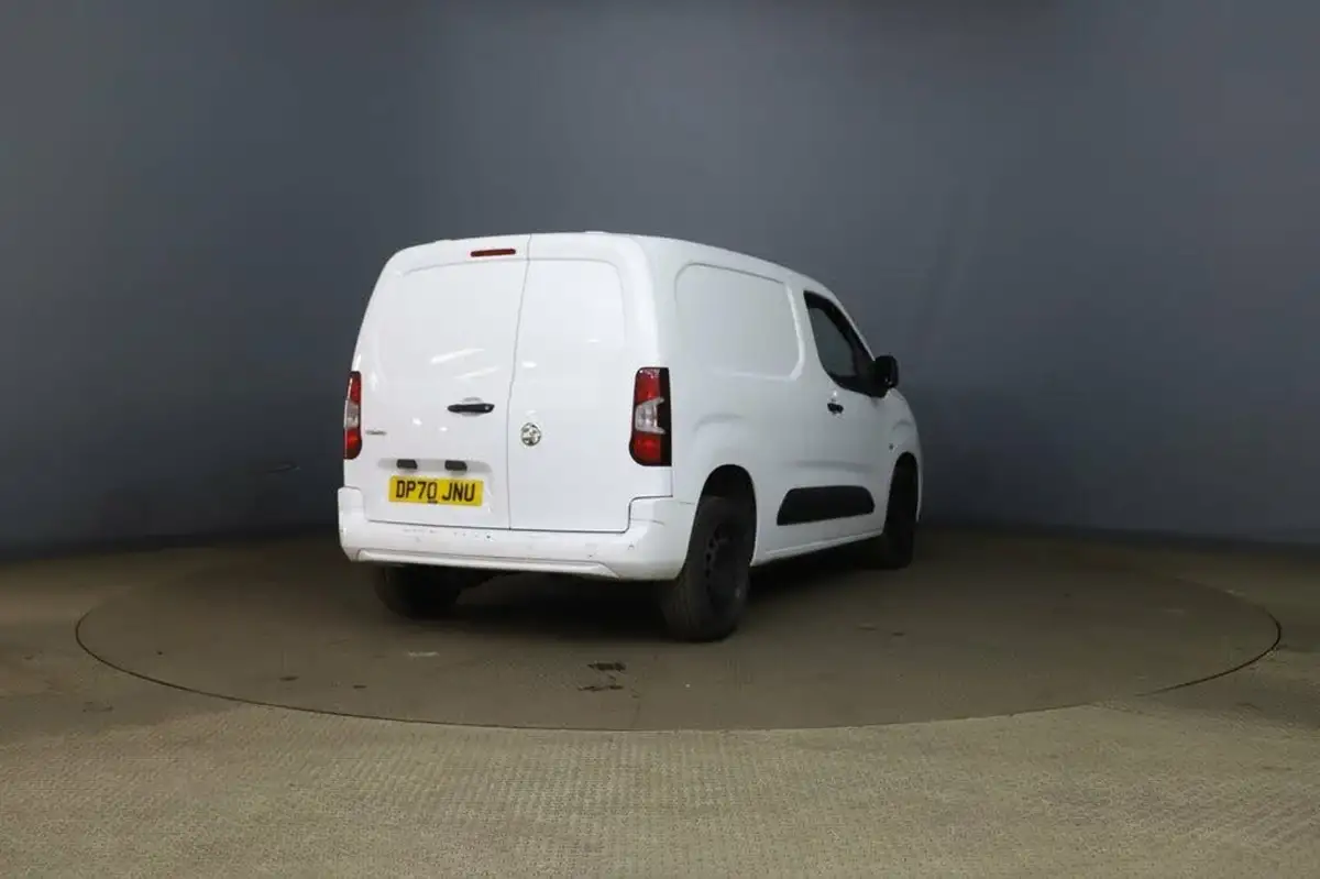 2020-vauxhall-combo-15cdti-sportive-2300-100pseu6dt-l1h1-panel-big-6