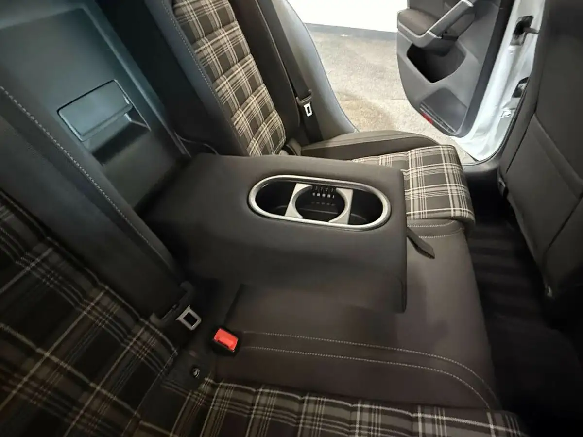 2016-volkswagen-golf-20tdi-gtd-bmt-hatchback-5d-dsg-big-37
